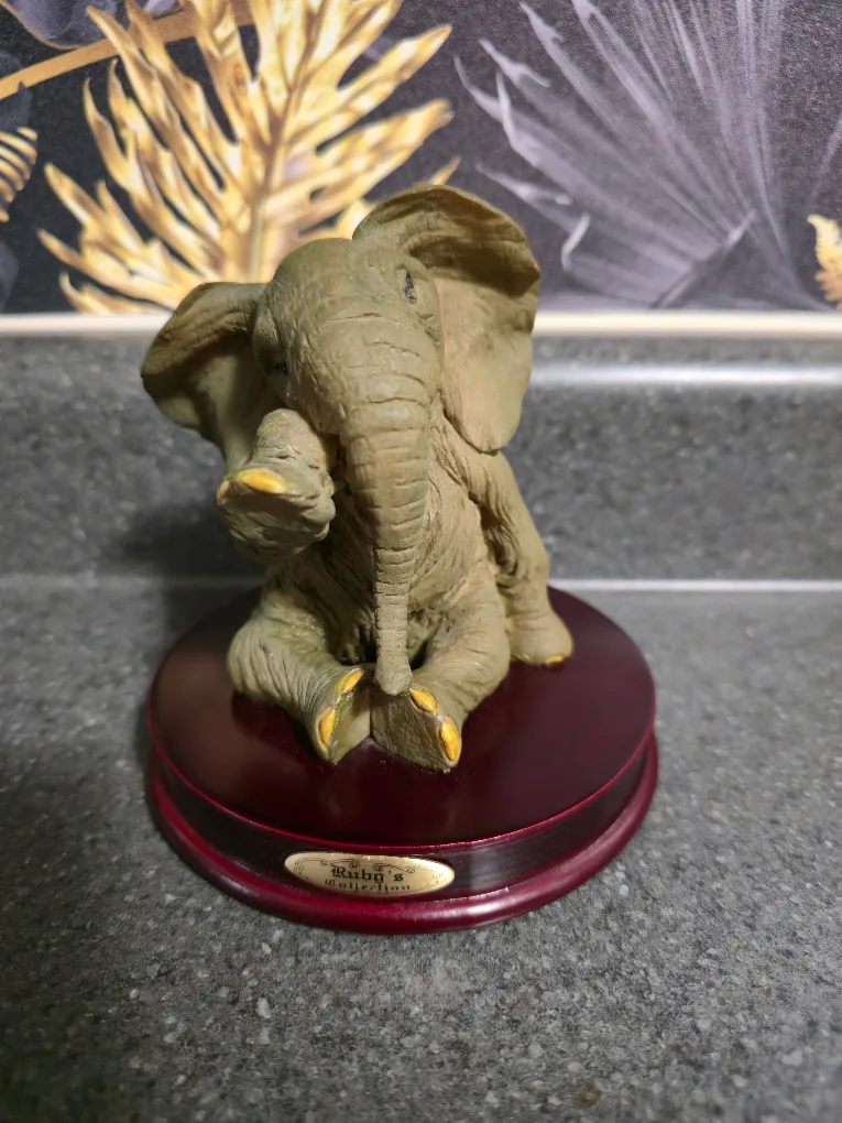 Ruby's Collection Elephant Figurine thumbnail
