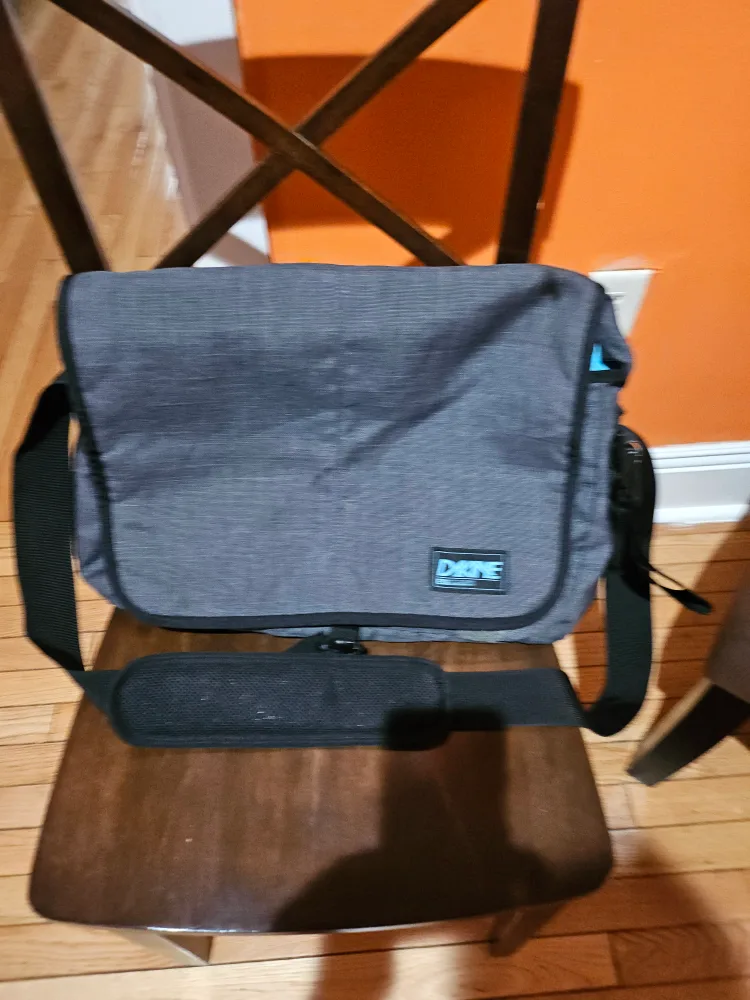 Dakine Laptop Messenger Bag - Gray image indicator(2)