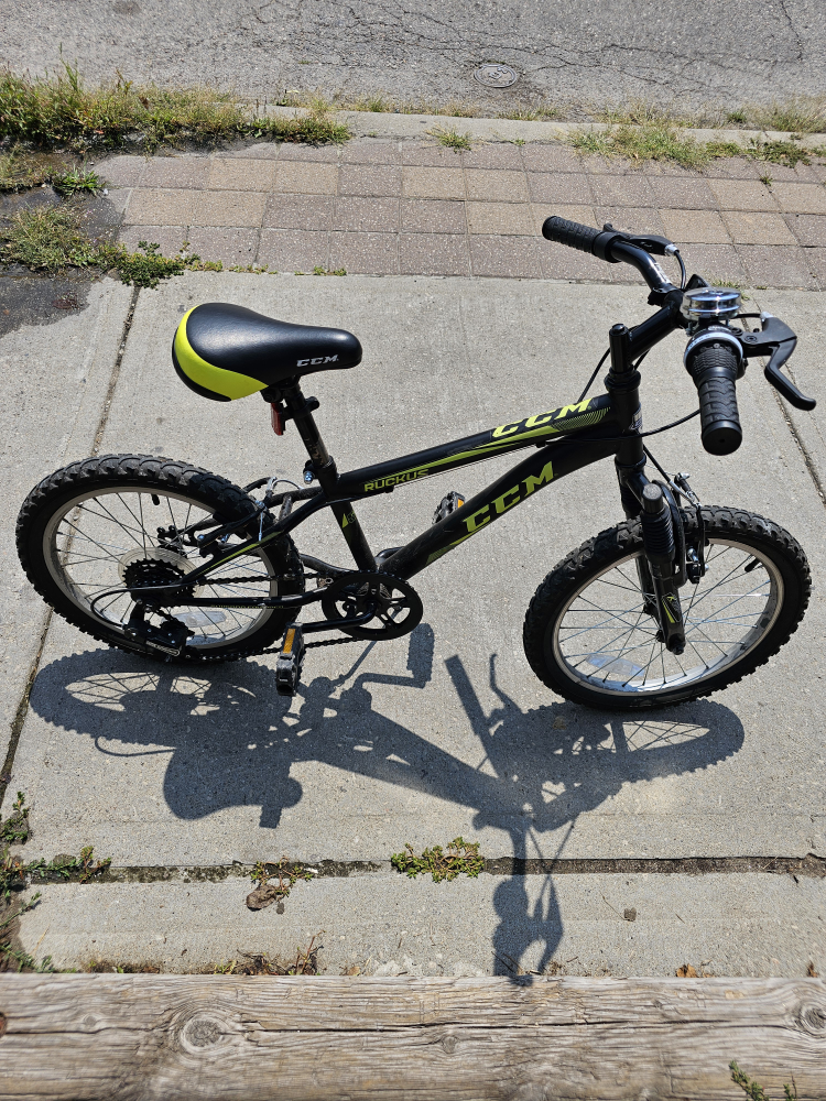 CCM Ruckus Kids' Bike - Black & Green