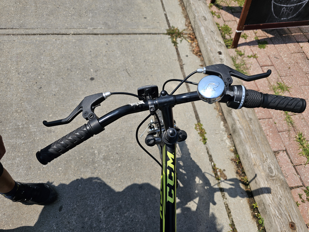 CCM Ruckus Kids' Bike - Black & Green - photo 5