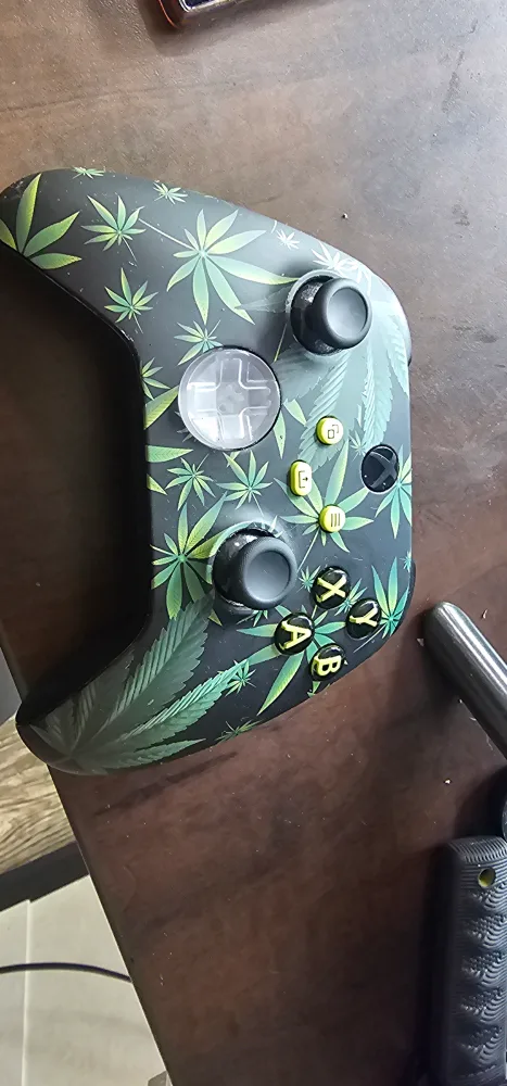 Custom Xbox Controller - Leaf Design thumbnail