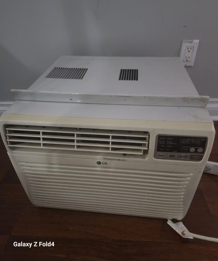 LG Window Air Conditioner - photo 2