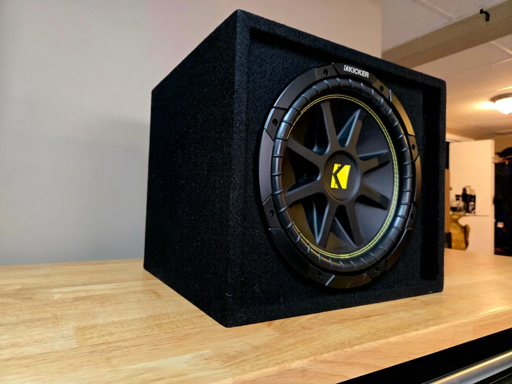 Kicker 12" subwoofer with vented Enclosure image indicator(4)
