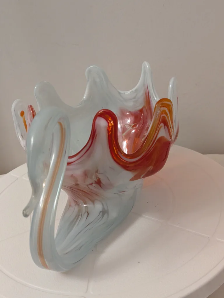 Glass Swan bowl Cadmium Orange &  Translucent White image indicator(6)