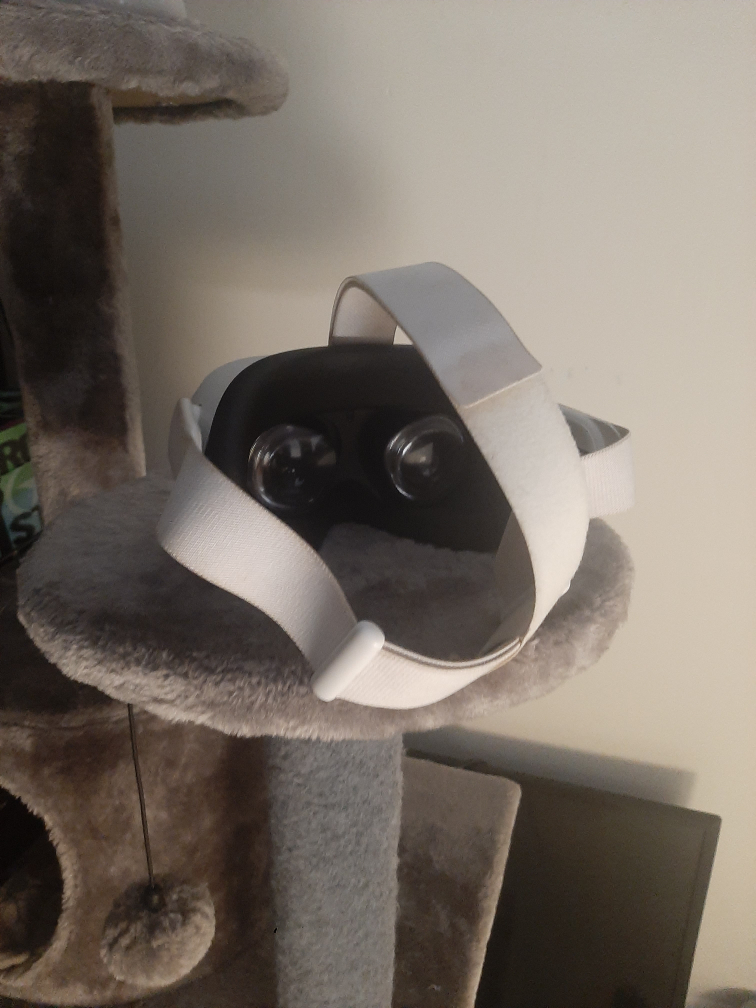 Meta Quest 2 VR Headset - photo 3