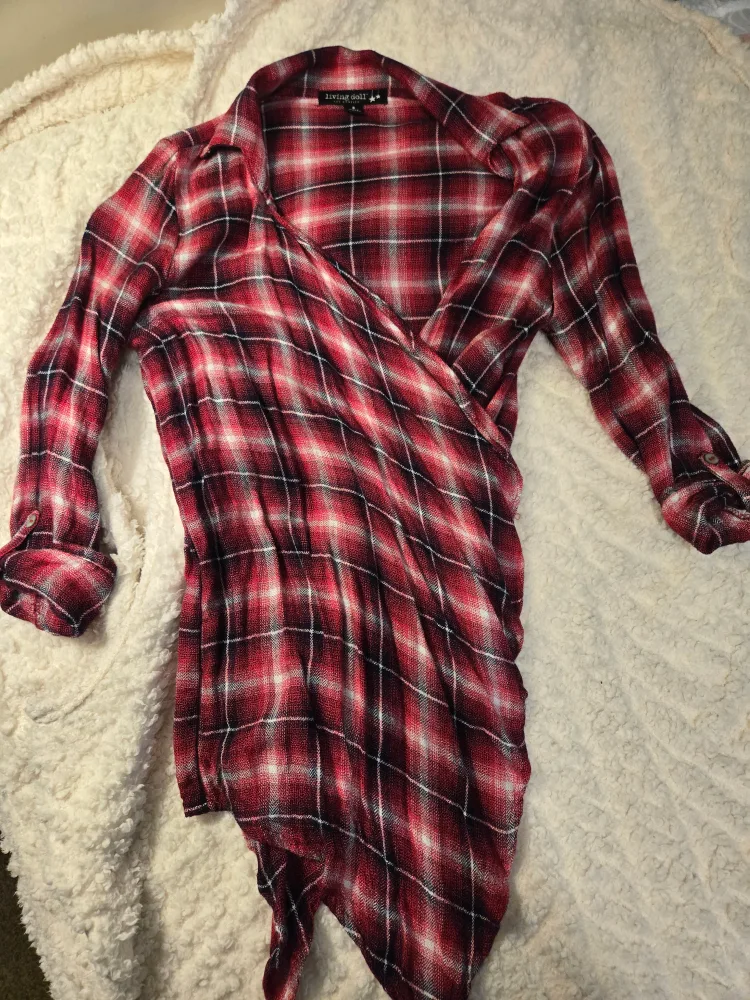 Red Checkered Lightweight Cardigan image indicator(6)