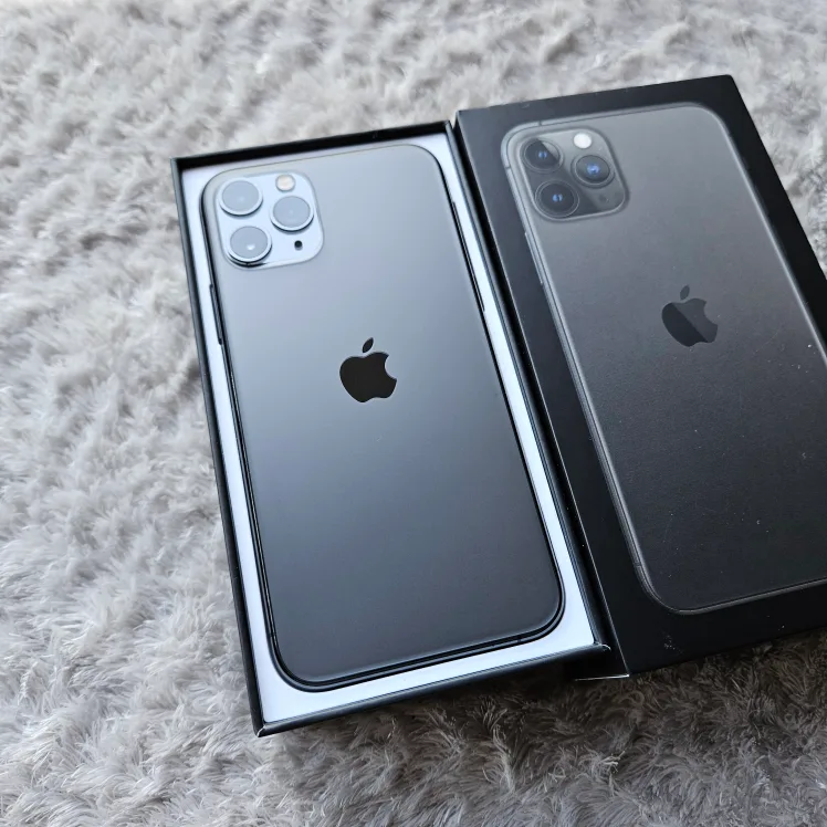 iPhone 11 Pro 64GB - Excellent Condition image indicator(10)