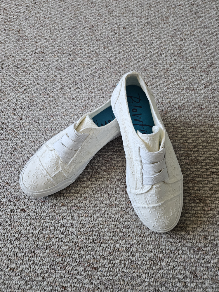 Blowfish Malibu Women's White Slip-On Shoes, Size 7
