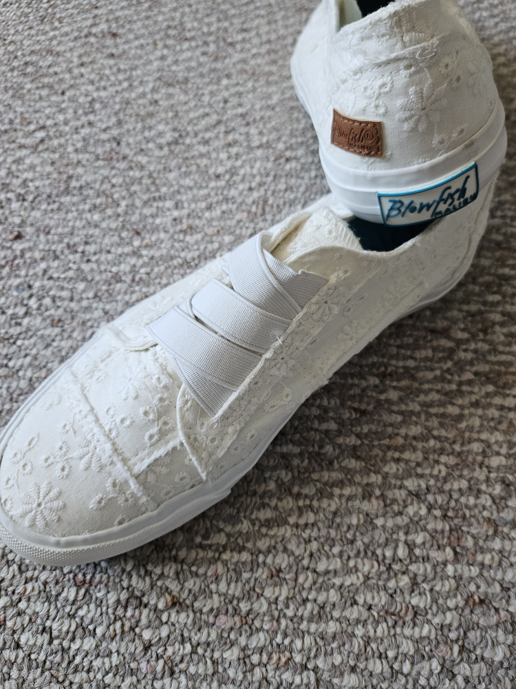 Blowfish Malibu Women's White Slip-On Shoes, Size 7 - photo 2