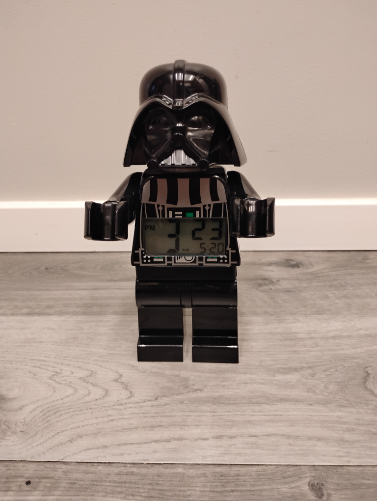 Lego Star Wars Darth Vader Minifigure Clock - photo 2