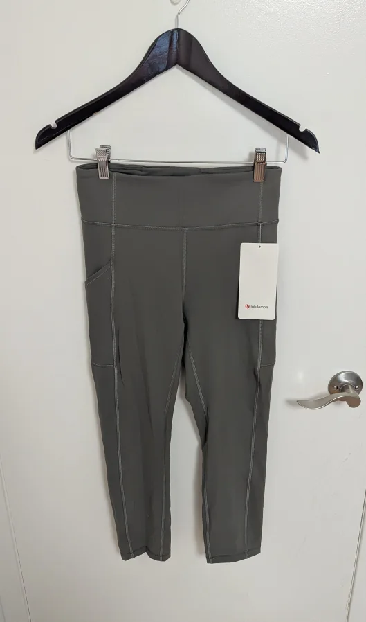 Brand New with Tags Lululemon HR Crop 23" - Women's Size 6 thumbnail