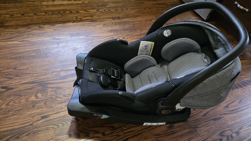 Evenflo Infant Car Seat with Base - photo 2