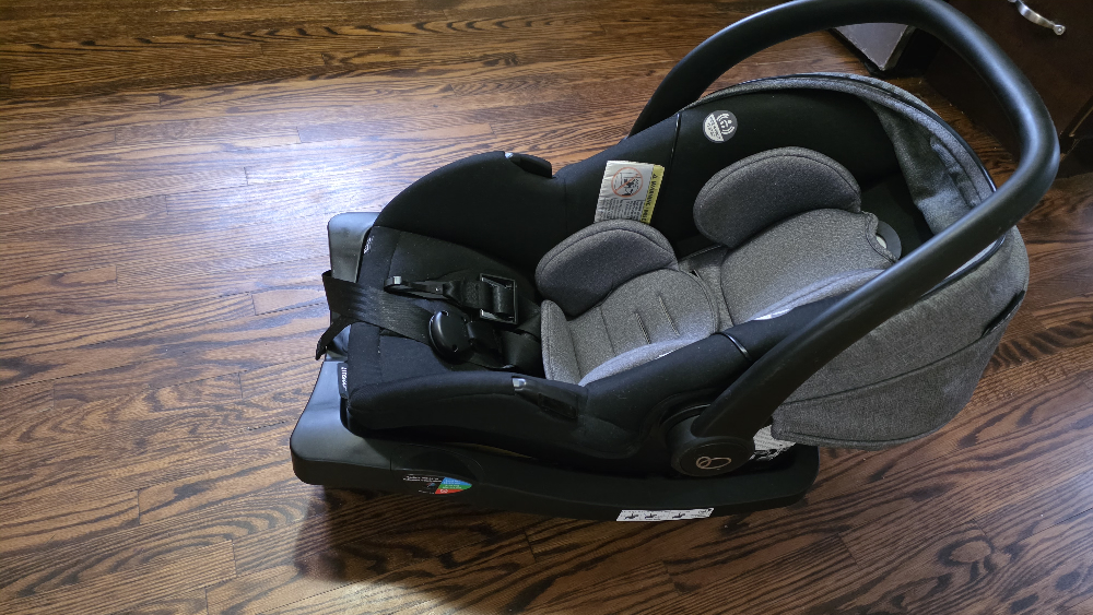Evenflo Infant Car Seat with Base - photo 3