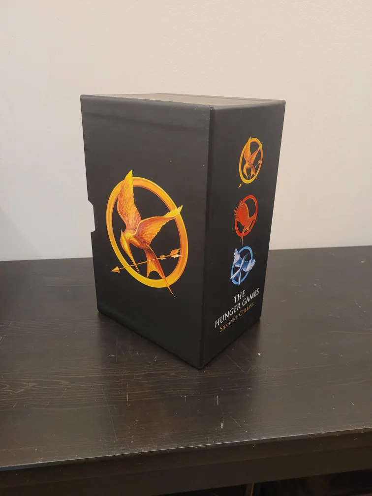 The Hunger Games Trilogy Box Set by Suzanne Collins image indicator(3)