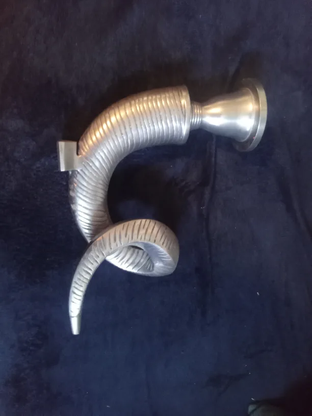 Silver Metal Candlestick Holder image indicator(3)