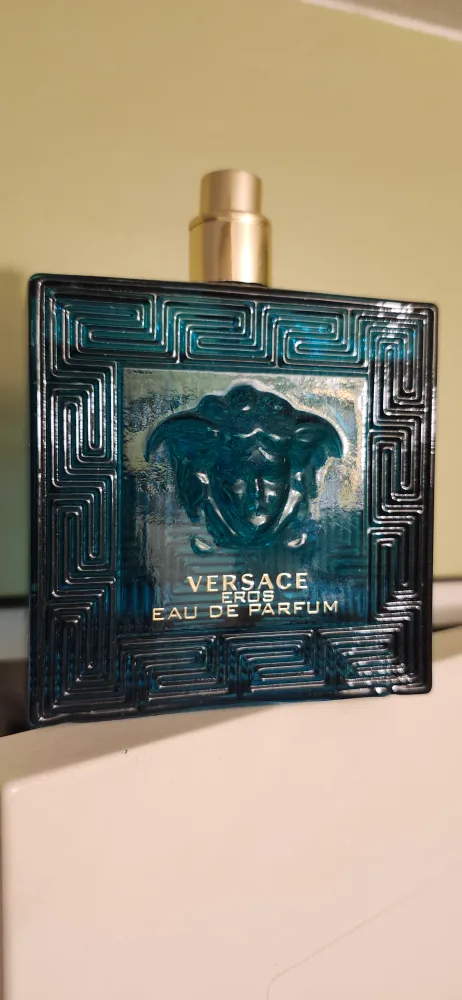 USED. Versace Eros Eau de Parfum 100ml.. PRICE FIRM image indicator(6)