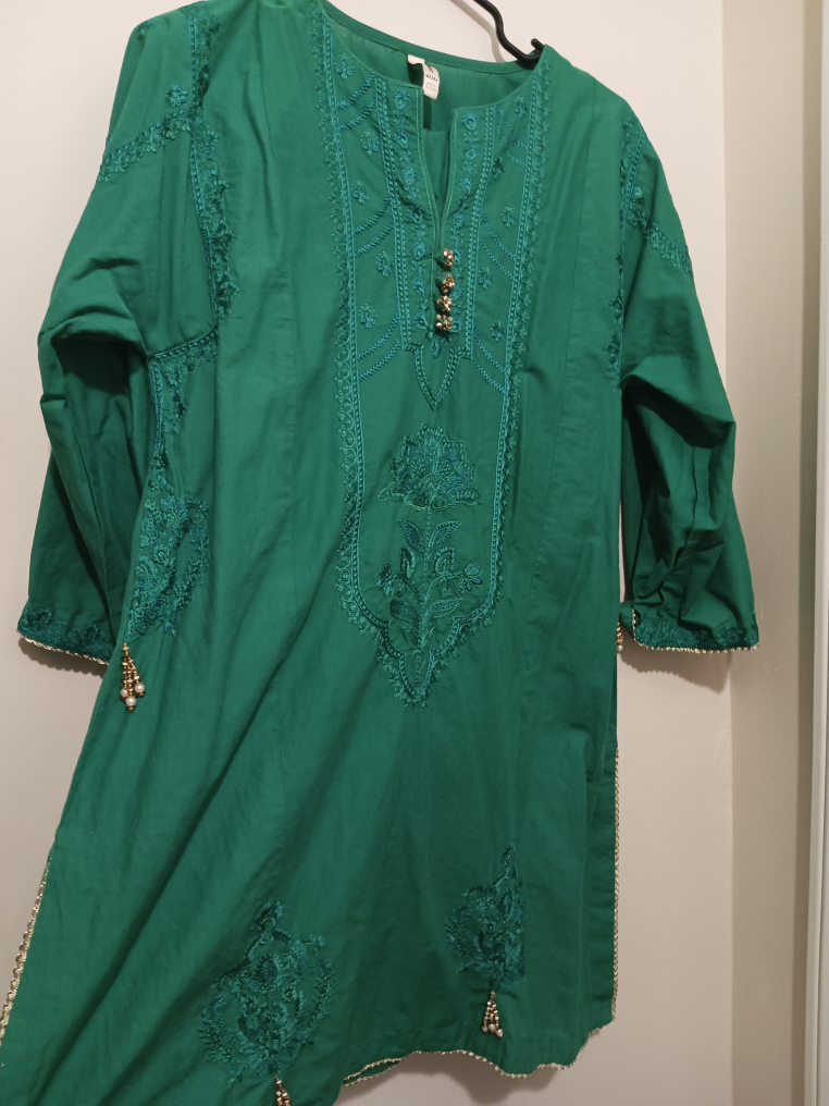 Green Embroidered Kurti with Pants ethnic brand - photo 3