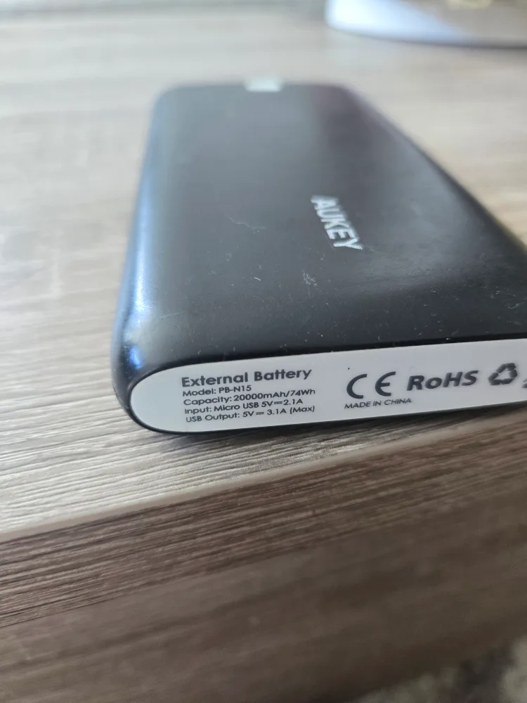 Aukey PB-N15 20000mAh Power Bank image indicator(2)