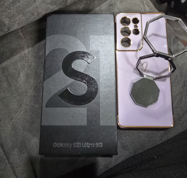 Samsung Galaxy S21 Ultra 5G - Like New!
