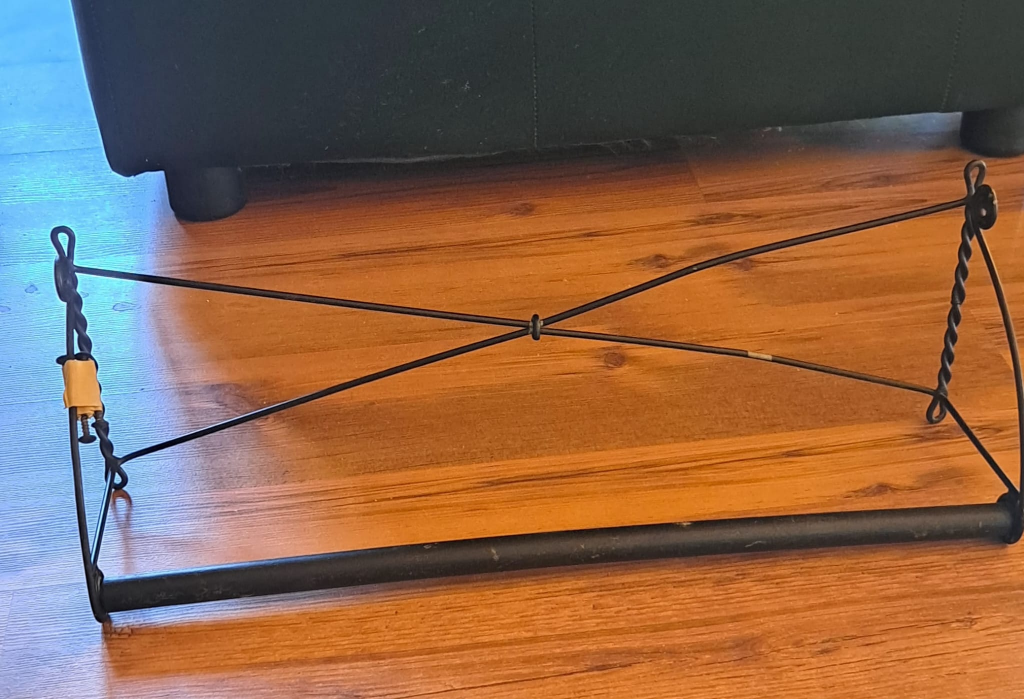 Metal Paper Towel Holder