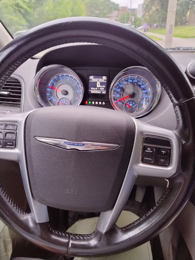 Chrysler town and country image indicator(2)