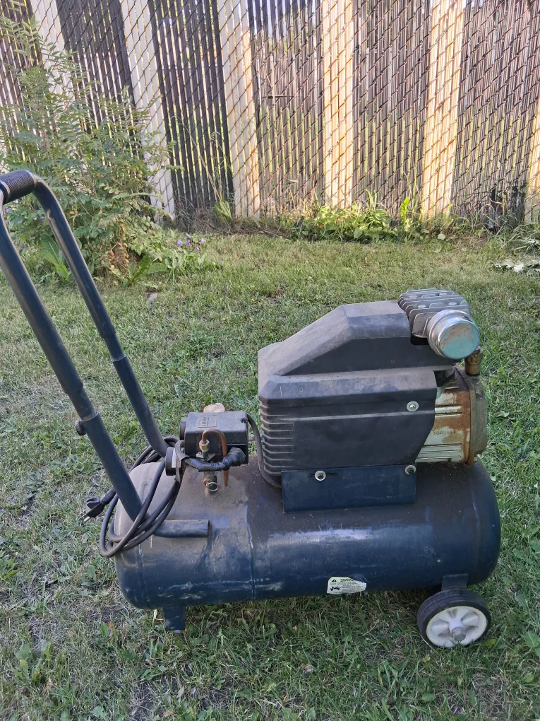 Mastercraft Air Compressor thumbnail