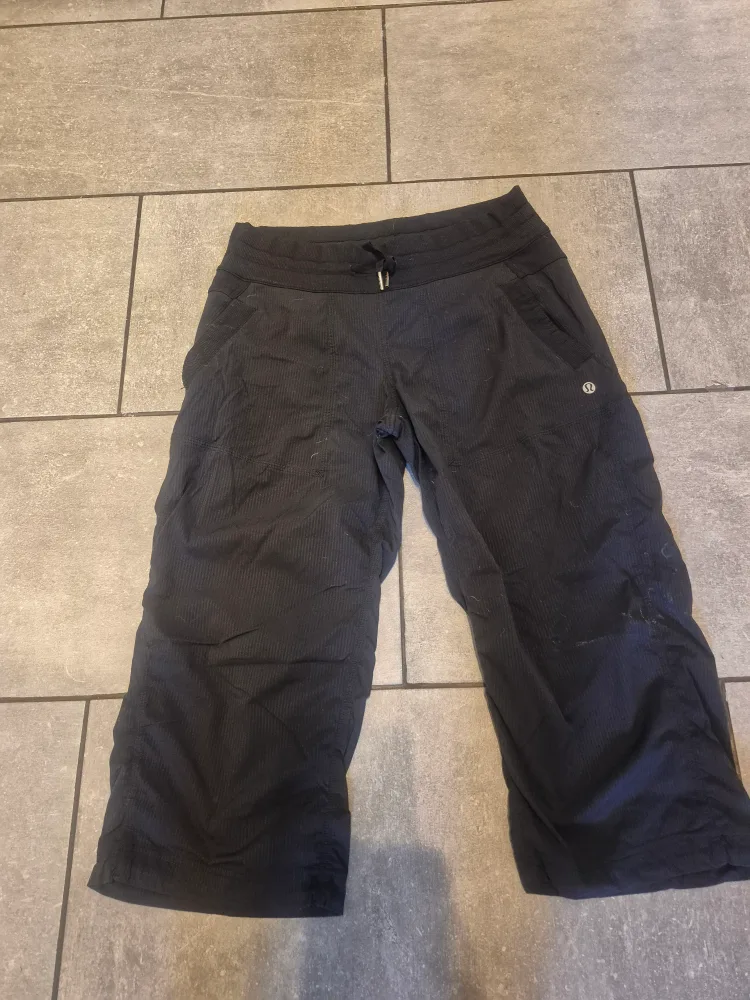 Lululemon Black Cropped Pants Size M thumbnail