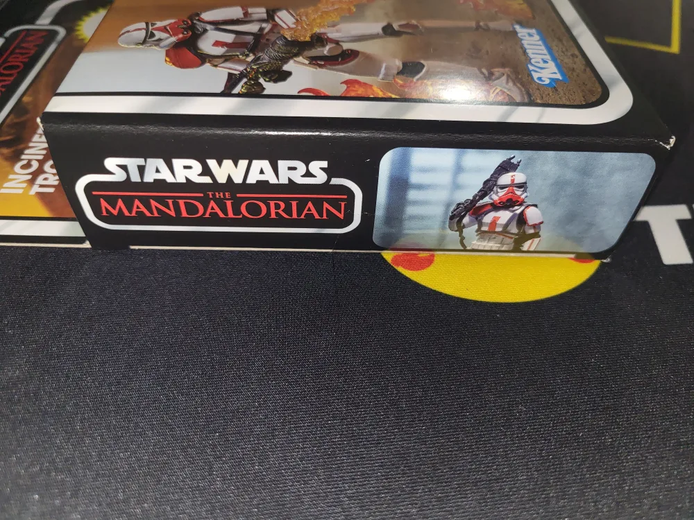 🆕️Sealed. 2022 Star Wars Incinerator Trooper & Grogu🆕️ image indicator(4)