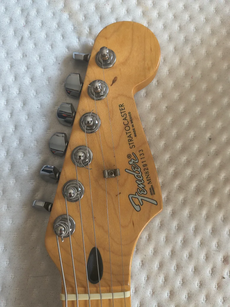 MIM Fender Strat Guitar! image indicator(2)