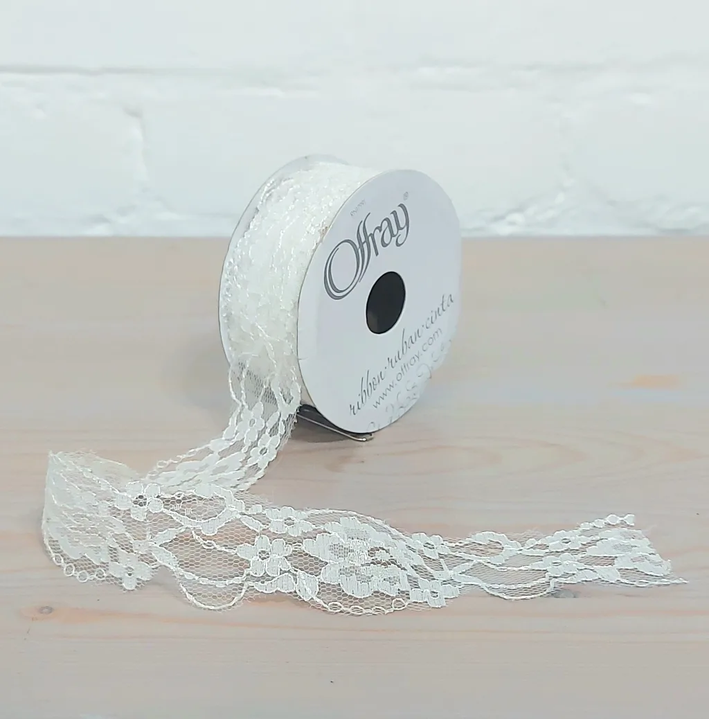 trade or $1! 🛍 lace ribbon spool thumbnail