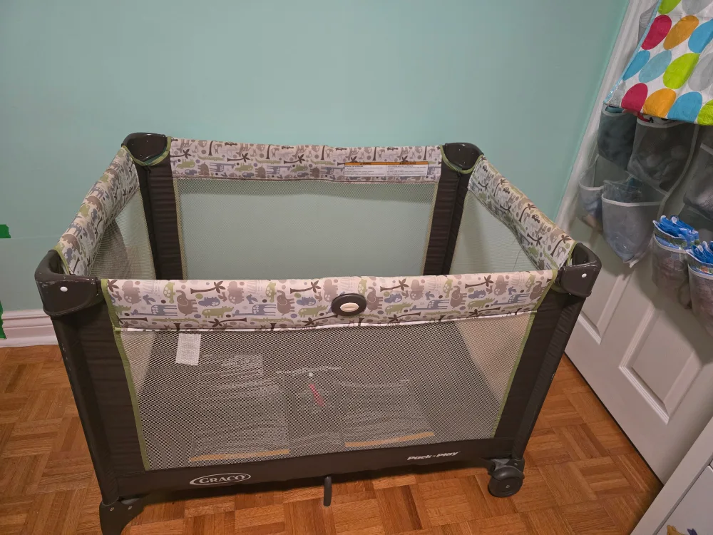 Graco Pack 'n Play Portable Playpen thumbnail