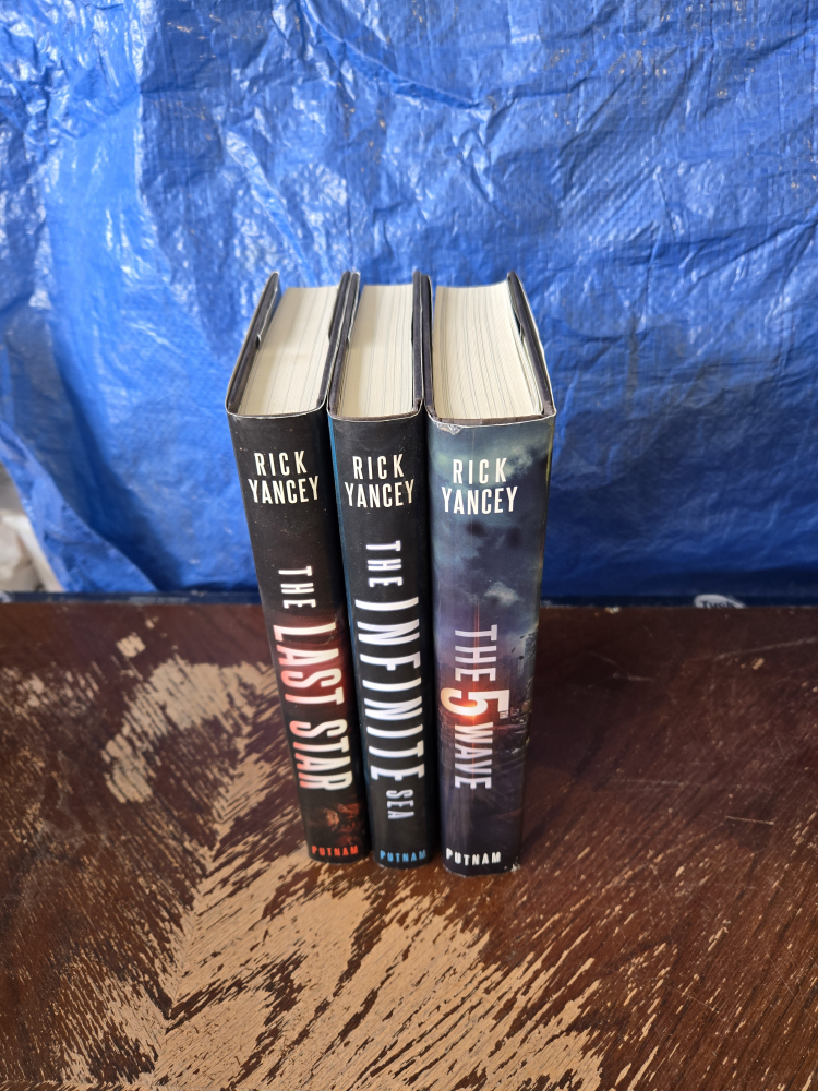 The 5th Wave Series by Rick Yancey