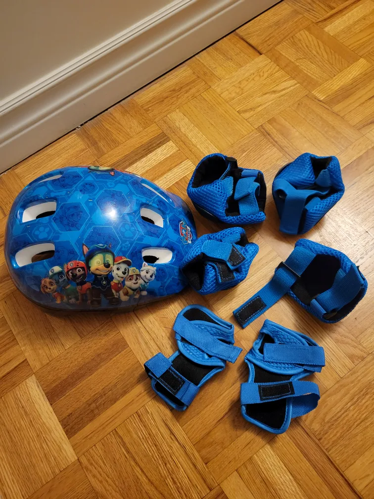 Paw Patrol Kids' Helmet & Pad Set image indicator(2)