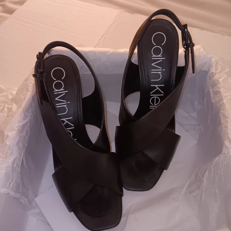 Calvin Klein Black Matte Leather image indicator(3)