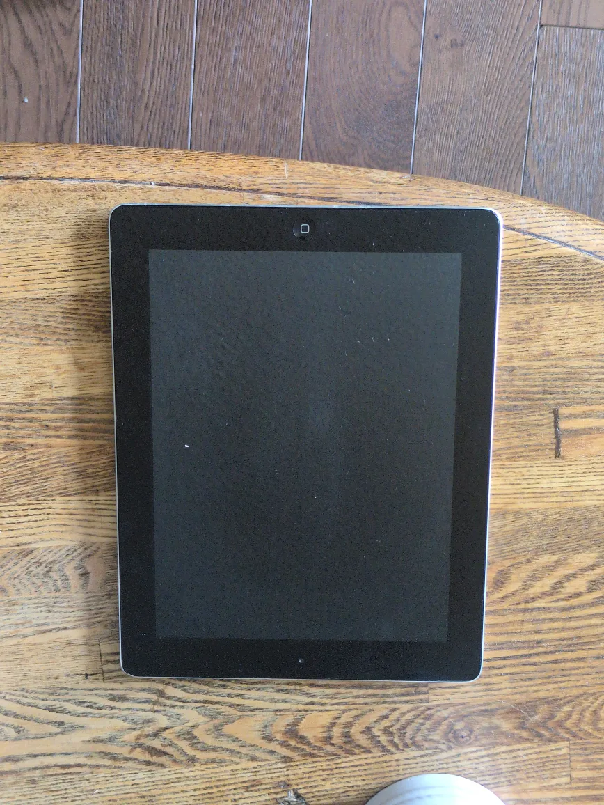 Apple iPad 2 Silver 16GB thumbnail