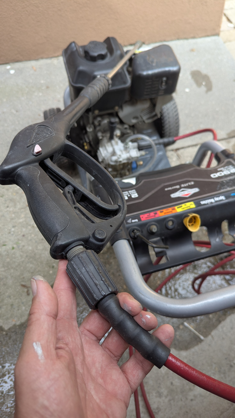 FOR SALE: Briggs & Stratton Pressure Washer – $250 - photo 2