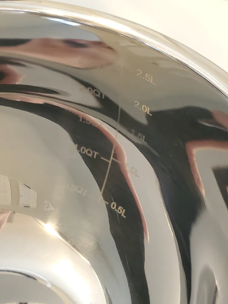 Near new stainless steel mixing bowls with lids image indicator(3)