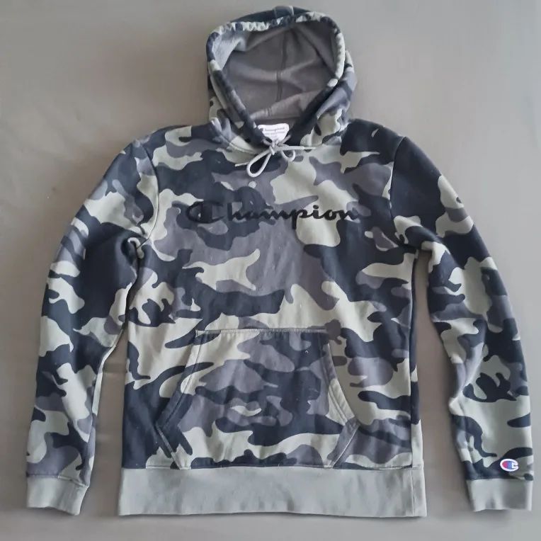 Champion Camo Hoodie - Size Small thumbnail