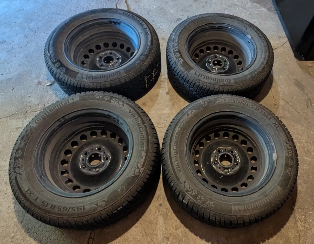 Continental VikingContact 7 Winter Tires 195/65 R15 image indicator(2)