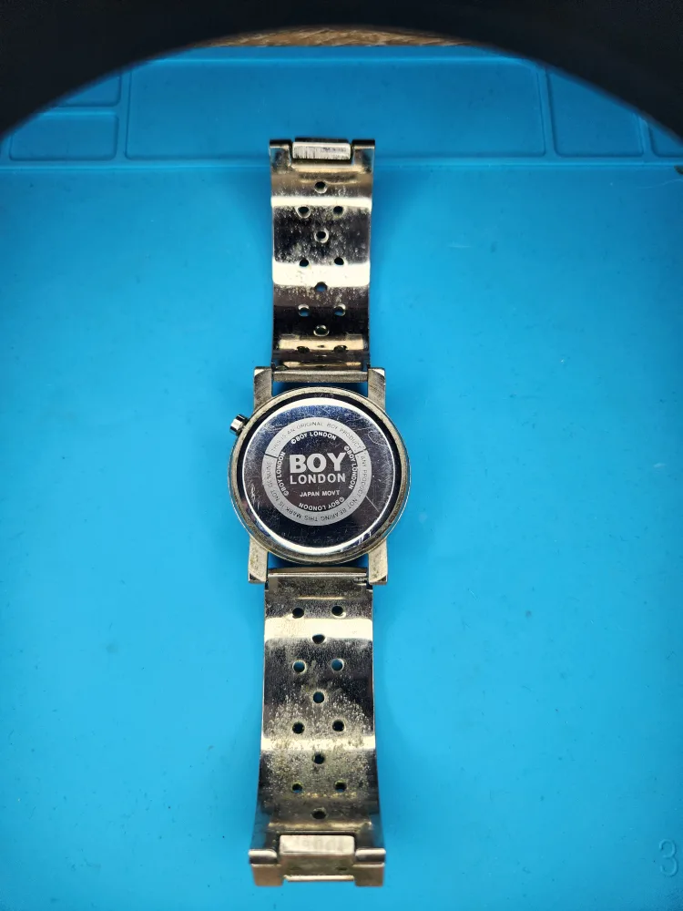 Vintage Boy London Quartz Watch image indicator(2)