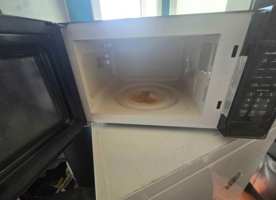 Hamilton Beach Microwave - Black - photo 2