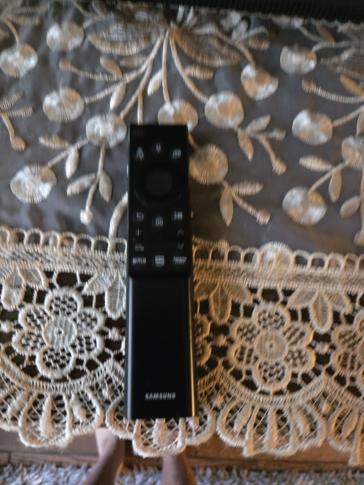 Samsung TV and router - photo 3