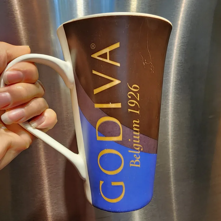 ISO: 20oz Godiva or 222 Fifth  Mugs thumbnail