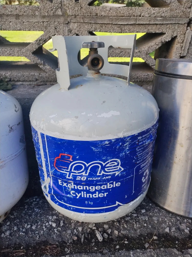 One Exchangeable Cylinder 8 kg thumbnail