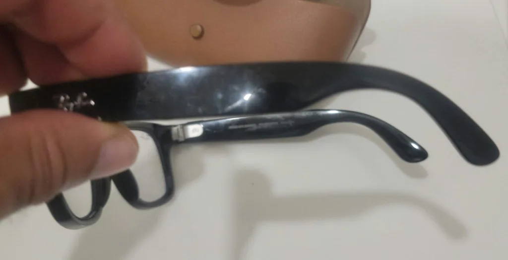 Ray-Ban Meta Wayfarer Smart Glasses image indicator(4)