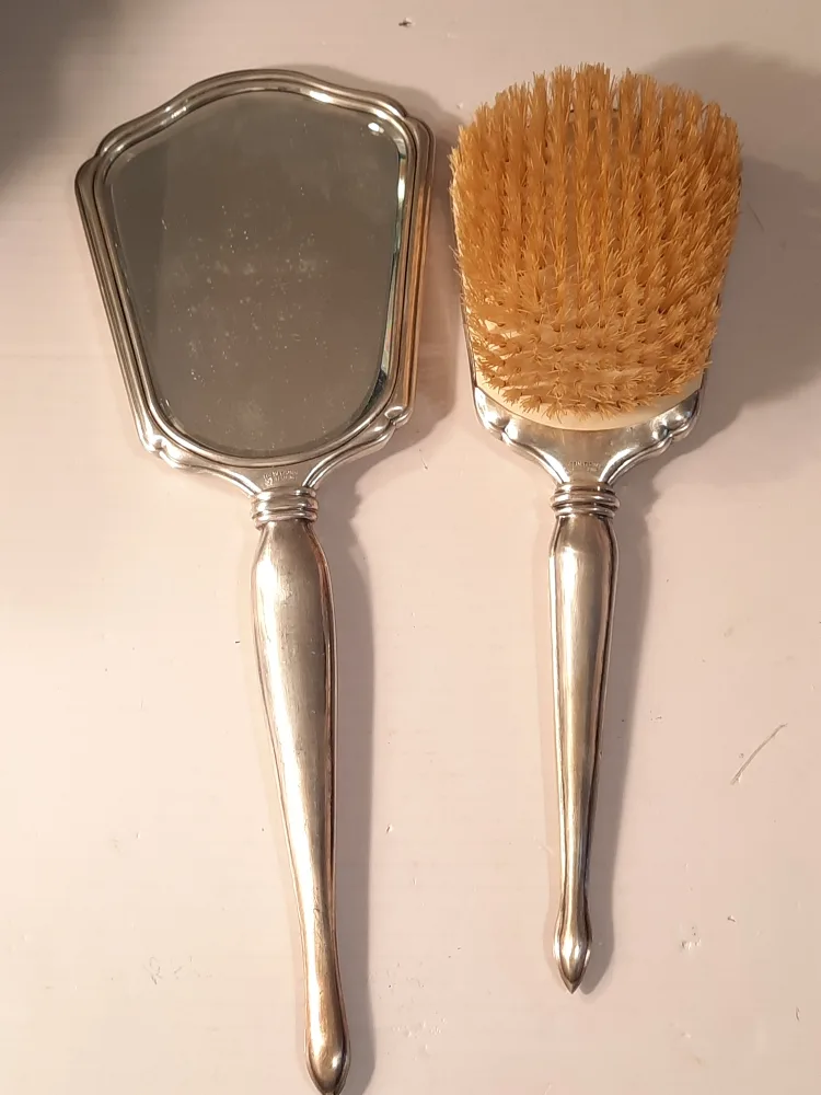 Vintage International Sterling Vanity Set image indicator(2)