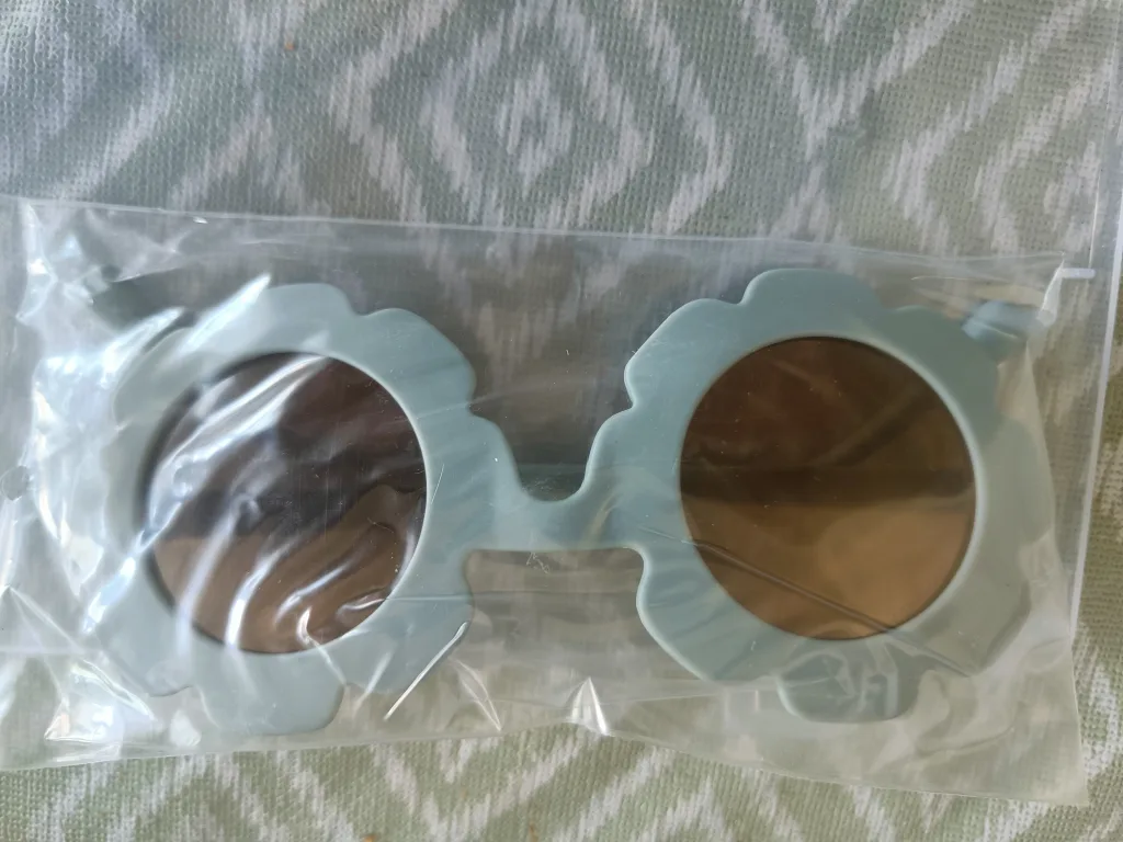 Kids Flower Sunglasses - New image indicator(2)