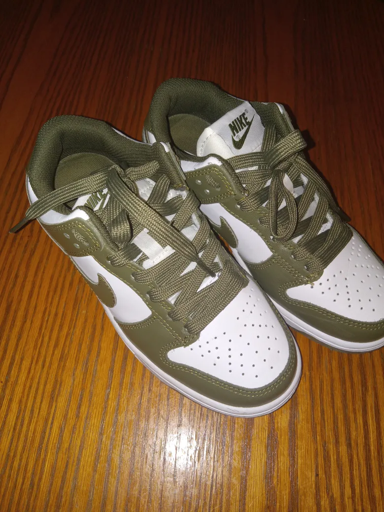 Nike SB Dunk Low Olive Green/White image indicator(2)