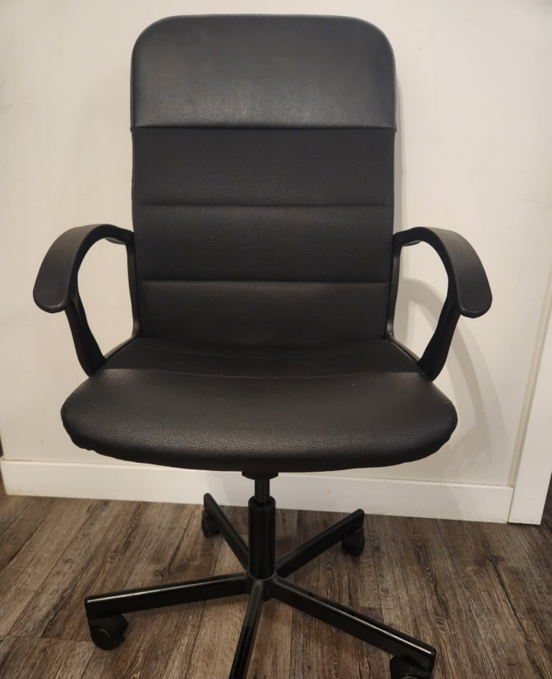 Black Office Chair - photo 2