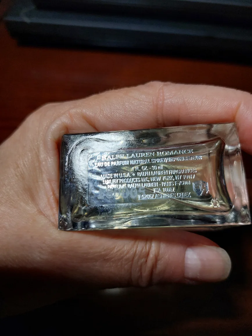 Ralph Lauren Romance Eau de Parfum 1 fl oz image indicator(2)